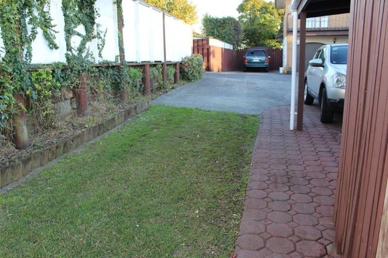 Photo of property in 1/41 Pigeon Mountain Road, Half Moon Bay, Auckland, 2012