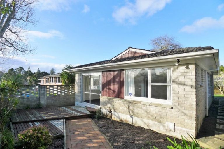 Photo of property in 1 Iorangi Place, Hillpark, Auckland, 2102