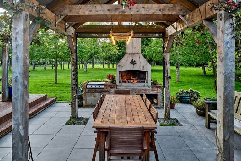 Photo of property in 96 Arcus Road, Te Horo, Otaki, 5582