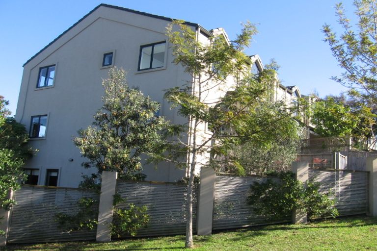 Photo of property in 2/7 Belle Verde Drive, Sunnynook, Auckland, 0630