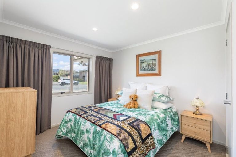 Photo of property in 10 Sunstone Crescent, Brown Owl, Upper Hutt, 5018