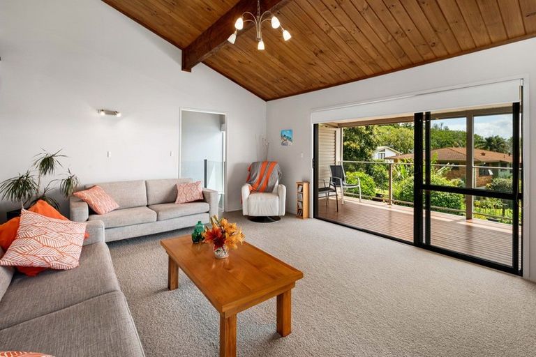 Photo of property in 2 Gellibrand Place, Omokoroa, 3114