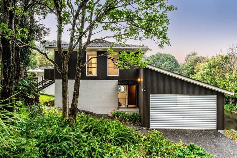 Photo of property in 1/39 View Road, Campbells Bay, Auckland, 0630