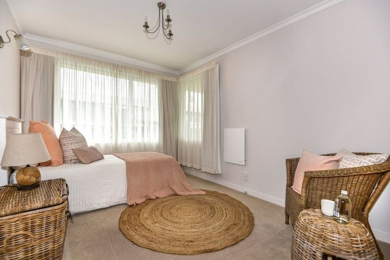 Photo of property in 15 Birkenhead Street, Avonhead, Christchurch, 8042