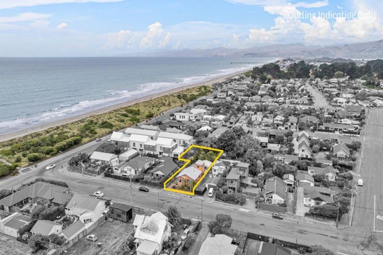 Photo of property in 13 Effingham Street, North New Brighton, Christchurch, 8083