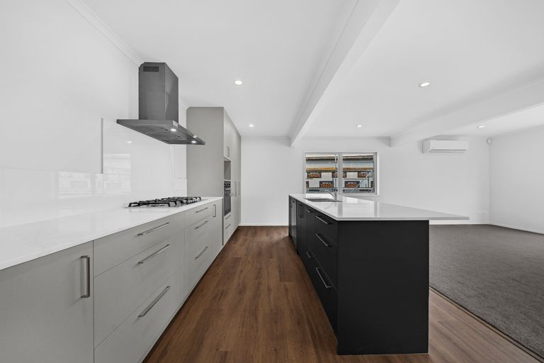 Photo of property in 5 Frank Evans Place, Henderson, Auckland, 0610