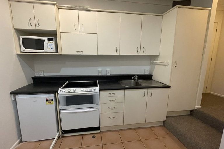 Photo of property in Terrace Garden Apartments, 3c/120 The Terrace, Wellington Central, Wellington, 6011