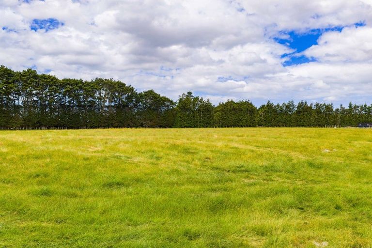 Photo of property in 360 Tauraroa Road, Maungakaramea, 0178