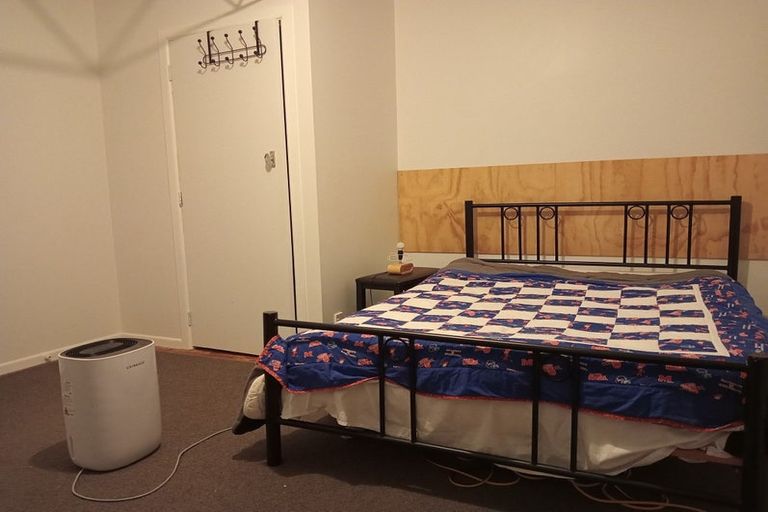 Photo of property in 1/10 Mckelvey Place, Tawa, Wellington, 5028