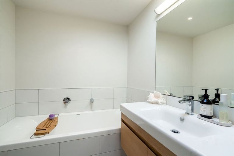 Photo of property in 249 Millwater Parkway, Silverdale, 0932