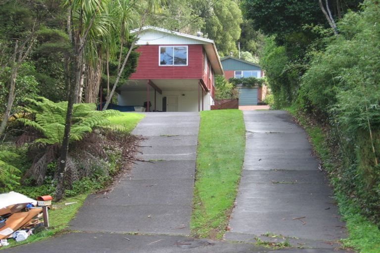 Photo of property in 201 Woodlands Park Road, Titirangi, Auckland, 0604