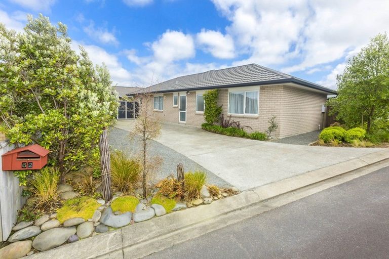 Photo of property in 62 Sunstone Crescent, Brown Owl, Upper Hutt, 5018