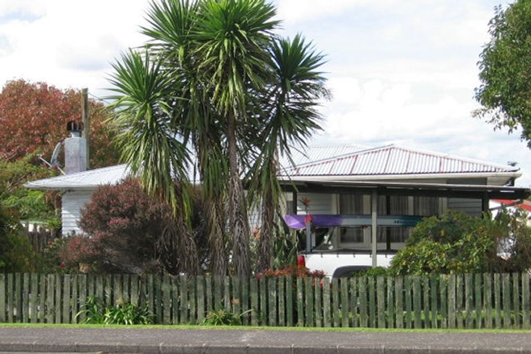 Photo of property in 691 Te Atatu Road, Te Atatu Peninsula, Auckland, 0610