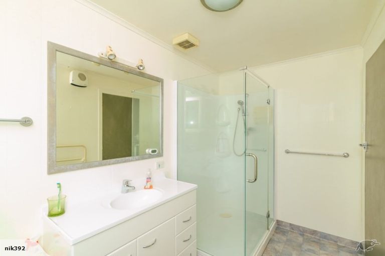 Photo of property in 64 Pomare Road, Tirohanga, Lower Hutt, 5010