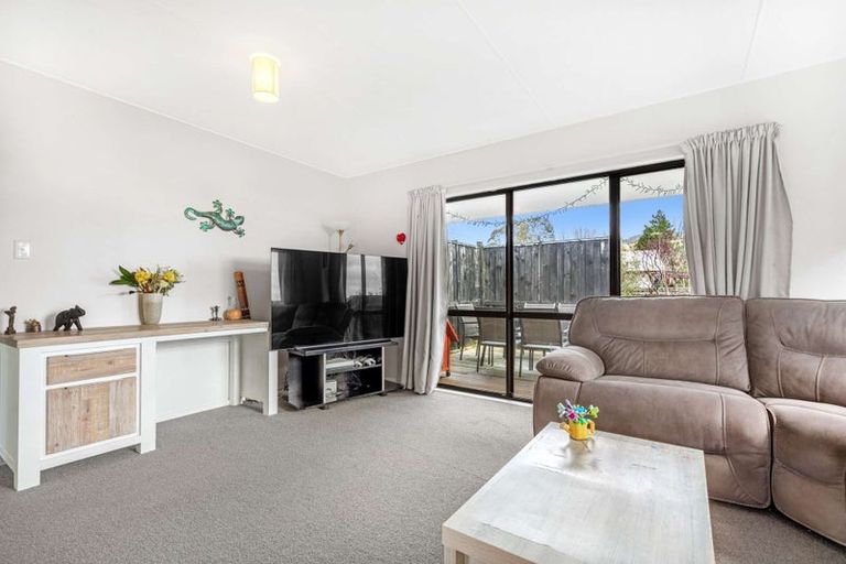 Photo of property in 35b Aquarius Drive, Kawaha Point, Rotorua, 3010