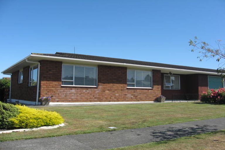 Photo of property in 2a Shelton Place, Feilding, 4702