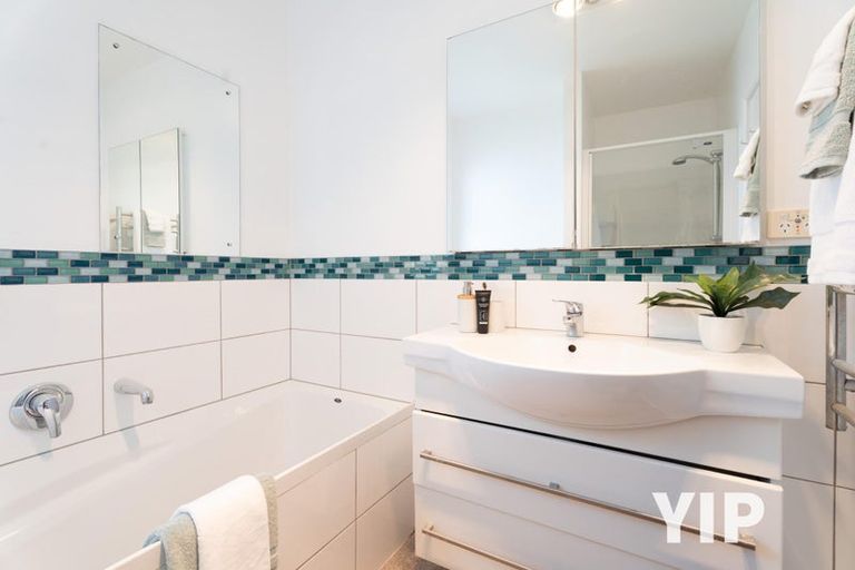 Photo of property in 1 Beazley Avenue, Paparangi, Wellington, 6037