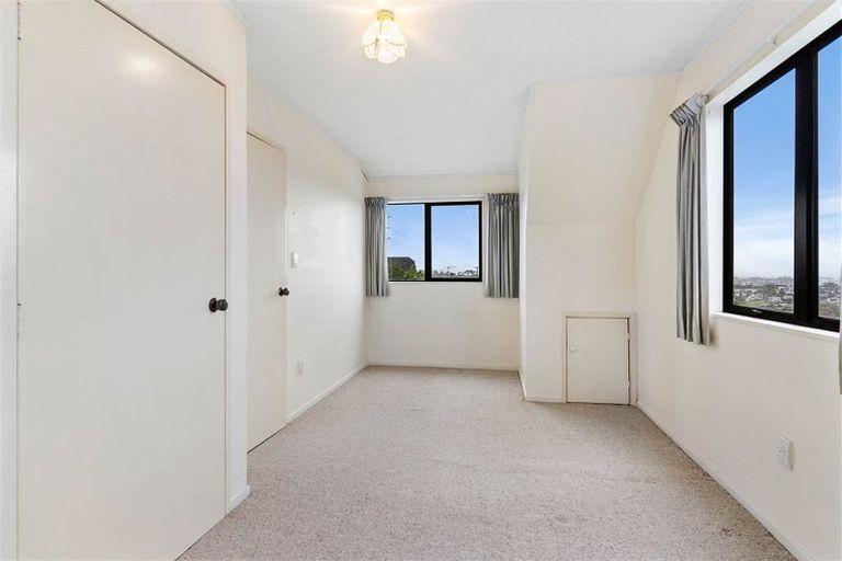 Photo of property in 1/13 Remus Place, Totara Vale, Auckland, 0629