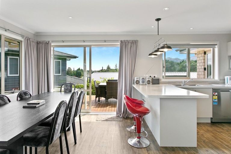 Photo of property in 45 Botanical Heights Drive, Waipahihi, Taupo, 3330