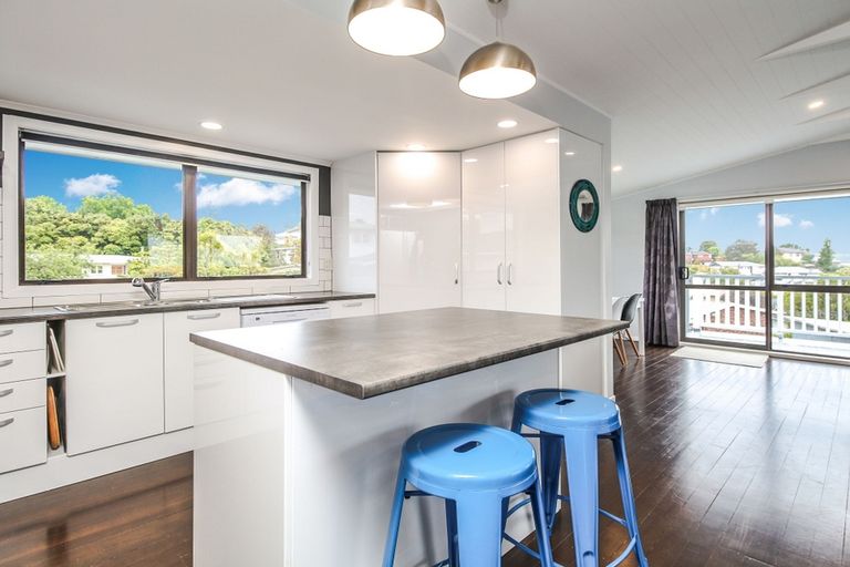 Photo of property in 44 Hartley Terrace, Massey, Auckland, 0614