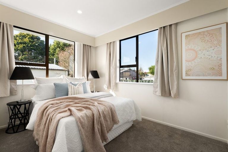 Photo of property in 11a Lomas Place, Manurewa, Auckland, 2102