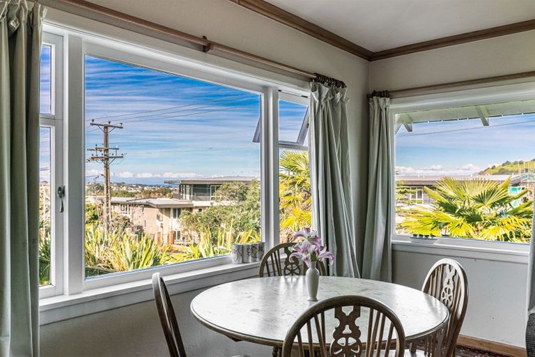Photo of property in 18 Ngataringa Road, Devonport, Auckland, 0624