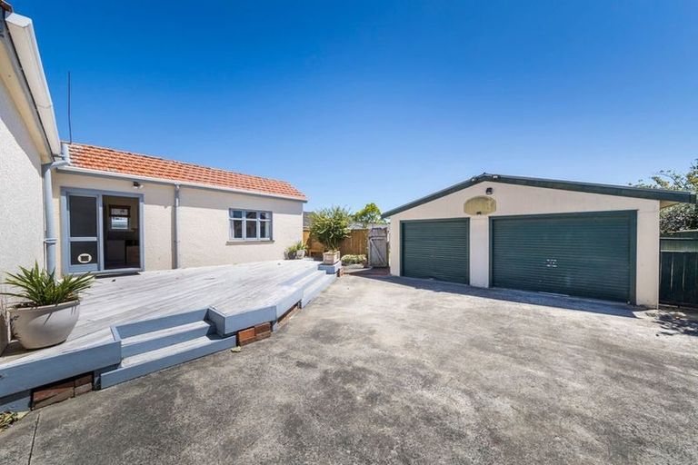 Photo of property in 629 Featherston Street, Roslyn, Palmerston North, 4414