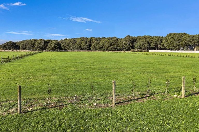 Photo of property in 35 Woven Stone Way, Ohau, 5570