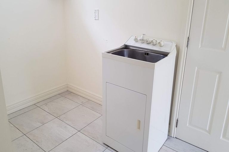 Photo of property in 6 Brookford Place, Westmorland, Christchurch, 8025