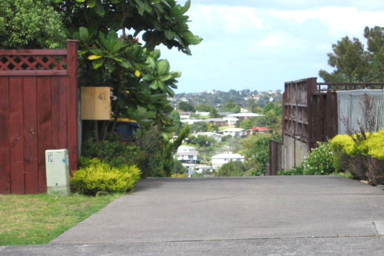 Photo of property in 2/41 Target Road, Totara Vale, Auckland, 0629