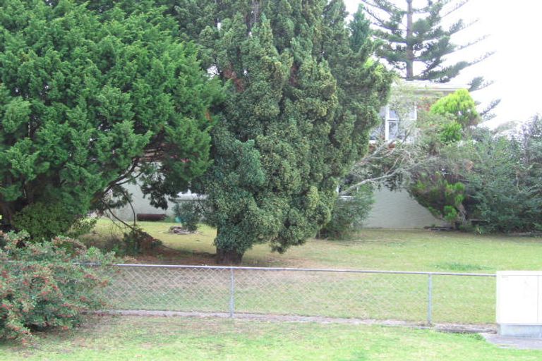 Photo of property in 2/175 Stredwick Drive, Torbay, Auckland, 0630