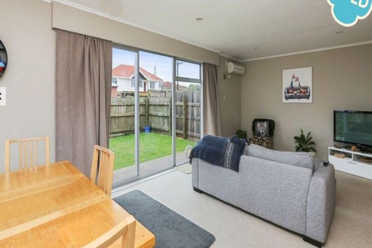 Photo of property in 10a Chilman Street, Strandon, New Plymouth, 4312