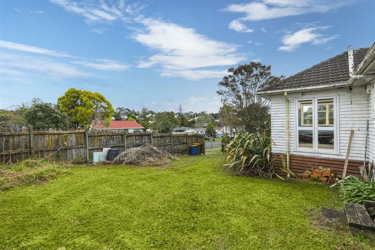 Photo of property in 15 Posa Avenue, Henderson, Auckland, 0612
