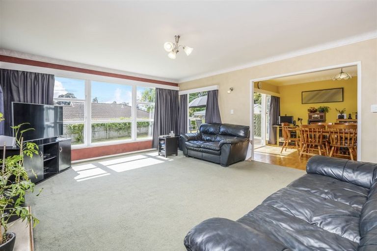 Photo of property in 35 Youngs Road, Papakura, 2110