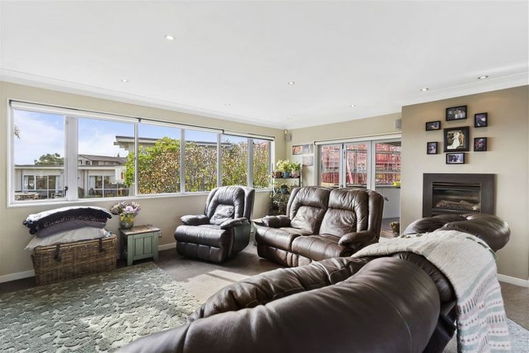 Photo of property in 1/62 Sorrel Crescent, Bucklands Beach, Auckland, 2012