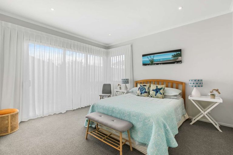 Photo of property in 1b Evans Road, Papamoa Beach, Papamoa, 3118