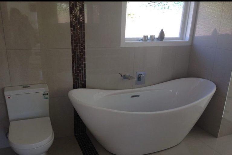 Photo of property in 1/10 Mahara Avenue, Birkenhead, Auckland, 0626