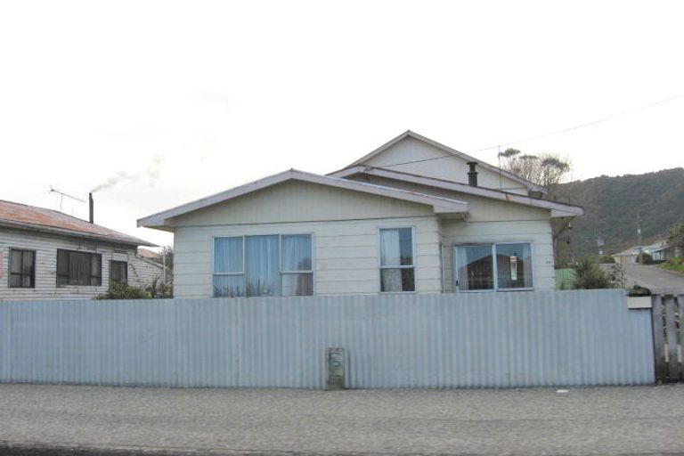 Photo of property in 77 Bright Street, Cobden, Greymouth, 7802