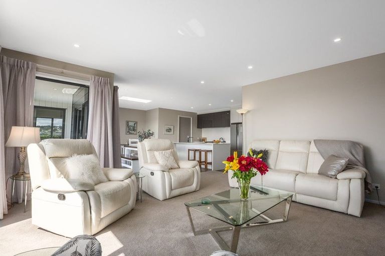 Photo of property in 20 Waitaria Terrace, Aotea, Porirua, 5024