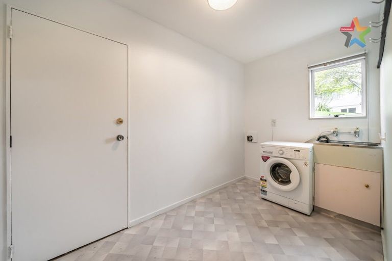 Photo of property in 21 Kerkwall Drive, Naenae, Lower Hutt, 5011