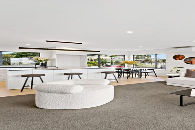 Photo of property in 114 Bramley Drive, Farm Cove, Auckland, 2012