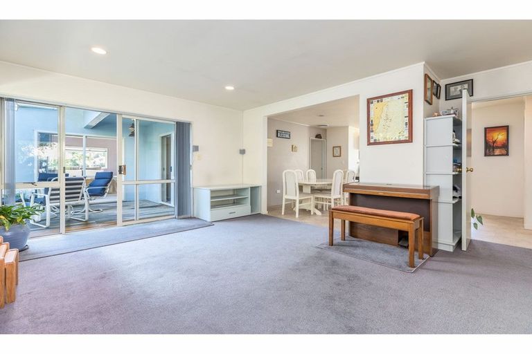 Photo of property in 19 Brookvale Park, Stanmore Bay, Whangaparaoa, 0932