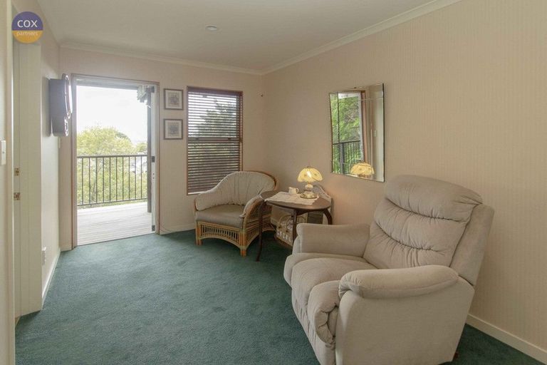 Photo of property in 23 Denholm Road, Hospital Hill, Napier, 4110