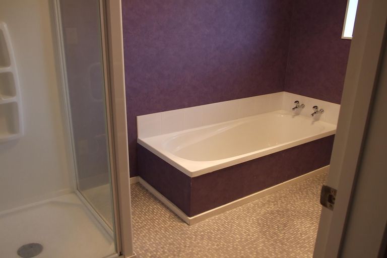 Photo of property in 4 Boston Parade, Kelvin Grove, Palmerston North, 4414