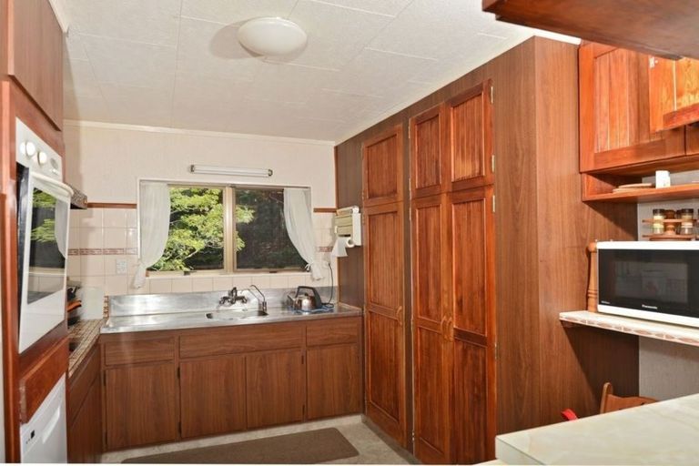 Photo of property in 92 Owhiwa Road, Parua Bay, Onerahi, 0192