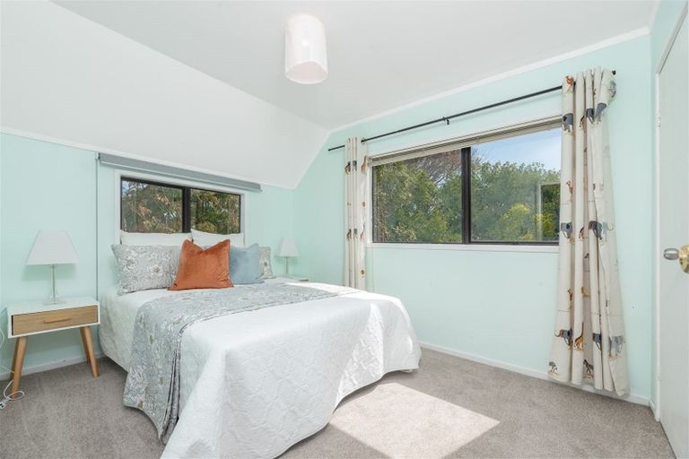Photo of property in 8 Rhinevale Close, Henderson, Auckland, 0612