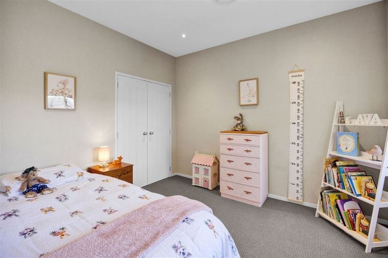 Photo of property in 10 Sampson Avenue, Waiwhakaiho, New Plymouth, 4312