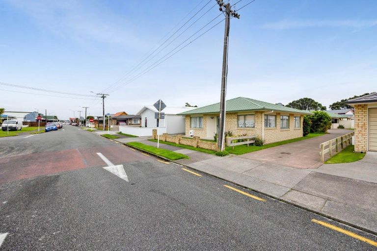 Photo of property in 21a Clemow Road, Fitzroy, New Plymouth, 4312