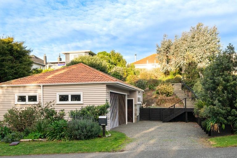 Photo of property in 108 Wellington Road, Paekakariki, 5034