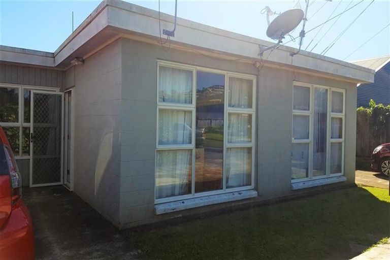 Photo of property in 15 Grande Vue Road, Papatoetoe, Auckland, 2025